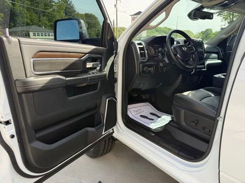 Used 2024 RAM 2500 Laramie AWD/4WD image 17