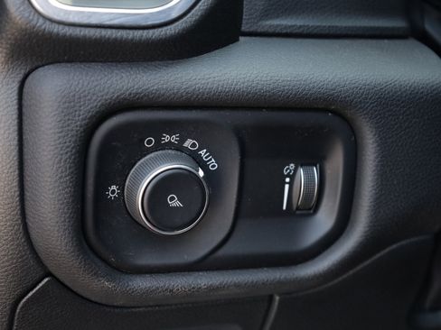 Used 2024 RAM 1500 Laramie RWD image 24