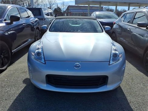 Certified 2017 Nissan 370Z Roadster image 2
