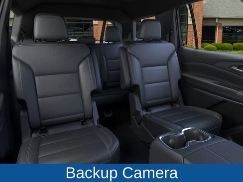 New 2026 Chevrolet Traverse LT image 17