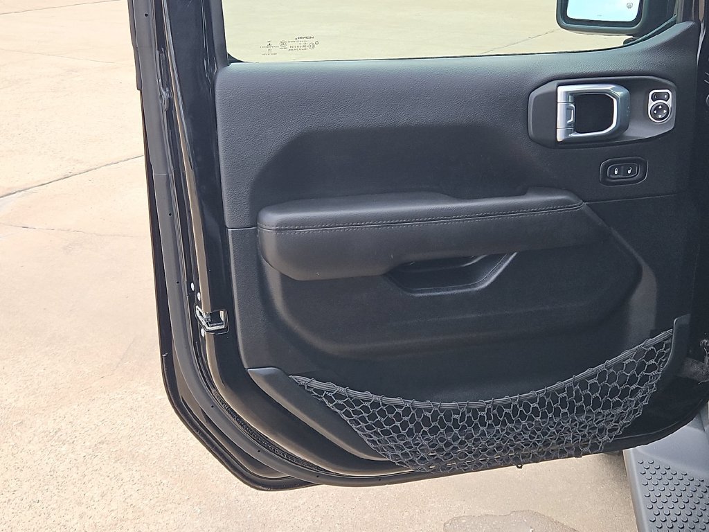 Used 2021 Jeep Wrangler Unlimited Sahara AWD/4WD image 14
