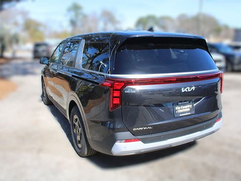 New 2026 Kia Carnival FWD image 14