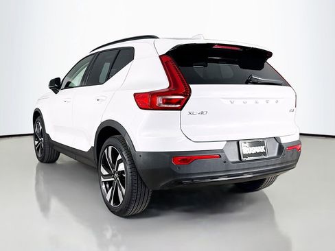 Certified 2026 Volvo XC40 B5 Ultra w/ Climate Package image 5