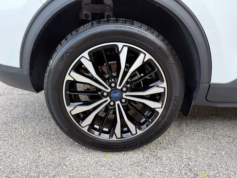 Certified 2022 Ford Escape SE w/ SE Sport Appearance Package image 23