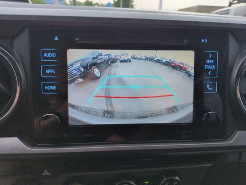 Used 2018 Toyota Tacoma TRD Sport AWD/4WD image 20