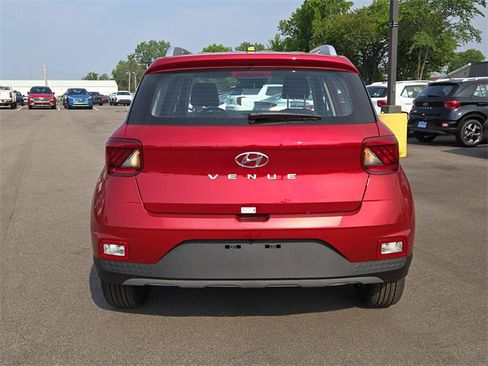 New 2025 Hyundai Venue Limited image 7