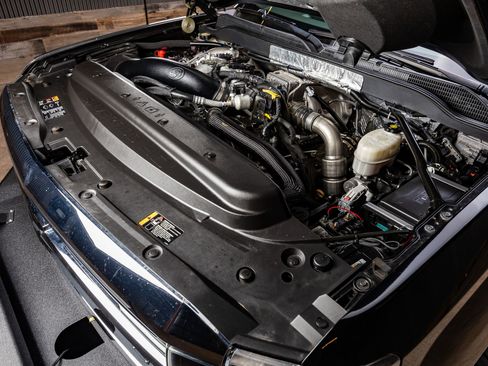 Used 2019 Chevrolet Silverado 2500 LTZ w/ Duramax Plus Package image 38