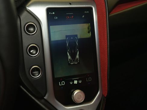 Used 2024 McLaren 750S Spider RWD image 18