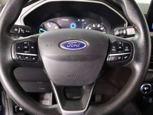 Used 2021 Ford Escape SE image 3
