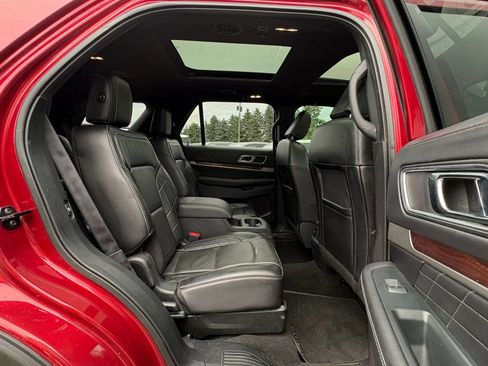 Used 2019 Ford Explorer Platinum AWD/4WD image 36