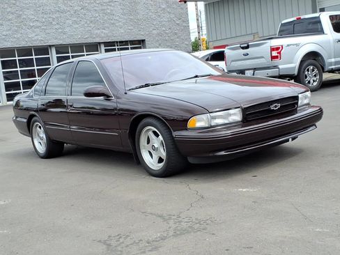 Used 1996 Chevrolet Impala SS RWD image 7