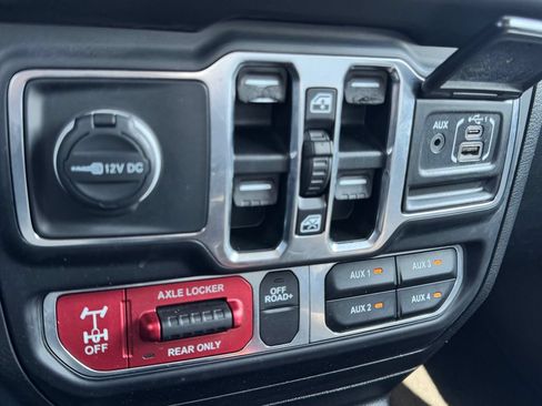 Used 2020 Jeep Gladiator Mojave AWD/4WD image 23