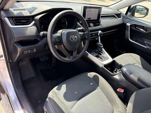 Used 2024 Toyota RAV4 XLE FWD image 19