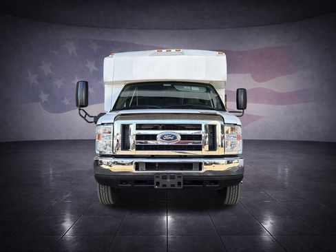 Used 2016 Ford E-350 and Econoline 350 Super Duty RWD image 8