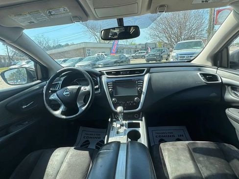 Used 2018 Nissan Murano SV AWD/4WD image 17