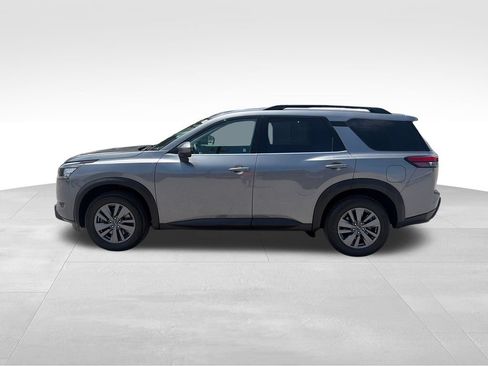 Used 2024 Nissan Pathfinder SV AWD/4WD image 5