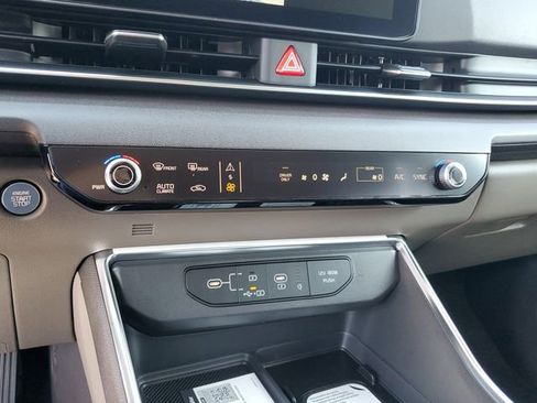 New 2026 Kia Carnival EX FWD image 27