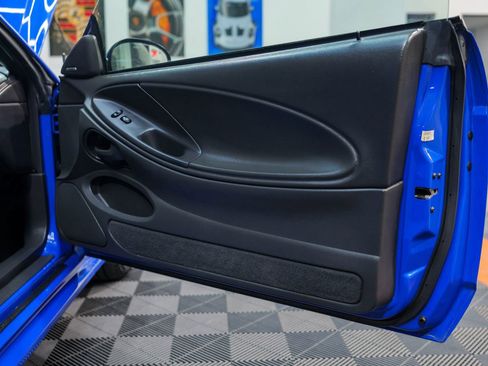 Used 2004 Ford Mustang Mach 1 RWD image 34