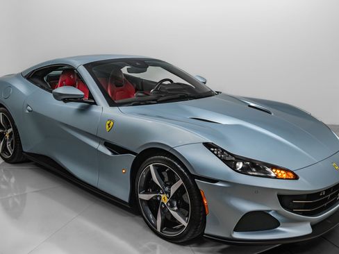 Certified 2022 Ferrari Portofino M image 13