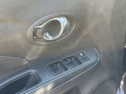 Used 2019 Nissan Versa SV FWD image 14