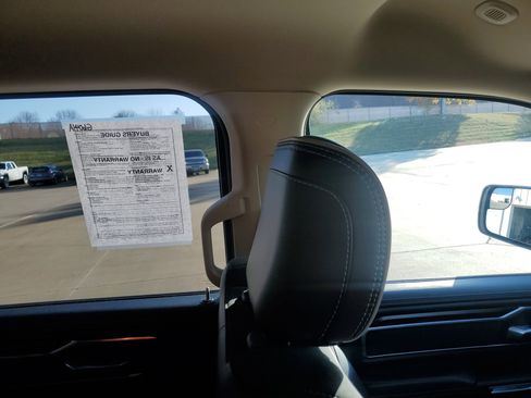 Used 2021 RAM 1500 Laramie image 16