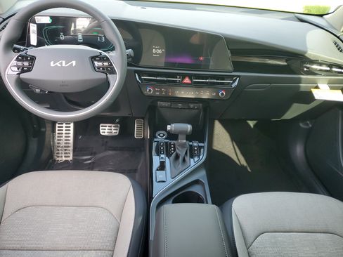 New 2025 Kia Niro SX Touring image 13