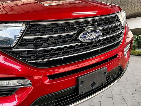 Used 2021 Ford Explorer XLT w/ Equipment Group 202A RWD image 24