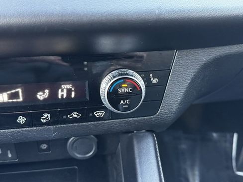 Used 2024 Mitsubishi Outlander SE image 15