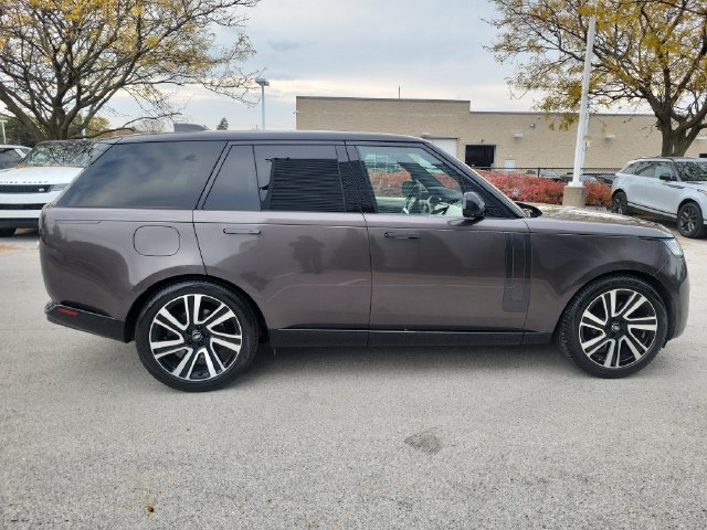 Used 2023 Land Rover Range Rover SE AWD/4WD image 3