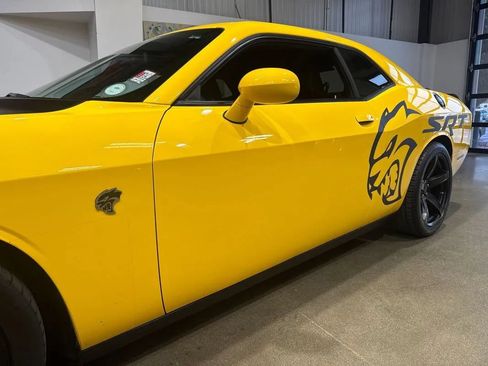 Used 2017 Dodge Challenger SRT Hellcat RWD image 51