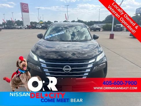 Used 2025 Nissan Rogue SV FWD image 8