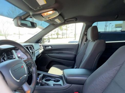 Used 2023 Dodge Durango SXT image 33