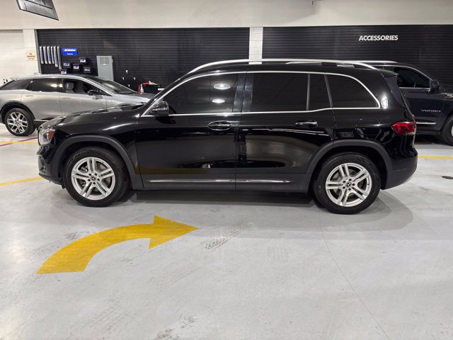 Used 2021 Mercedes-Benz GLB 250 4MATIC image 2