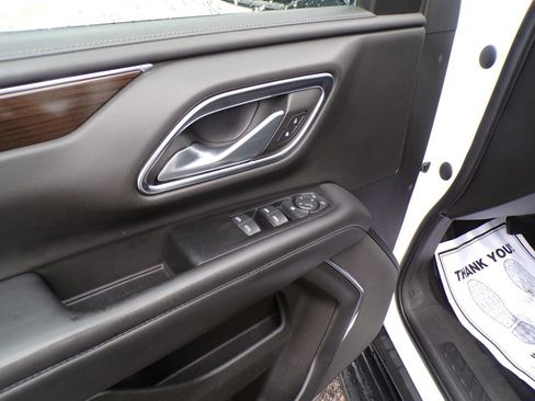 Used 2022 GMC Yukon XL SLE AWD/4WD image 26
