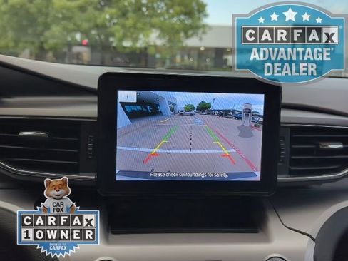 Used 2024 Ford Explorer XLT w/ Equipment Group 202A image 7