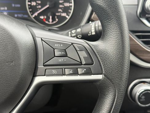 Used 2024 Nissan Altima 2.5 SV FWD image 28