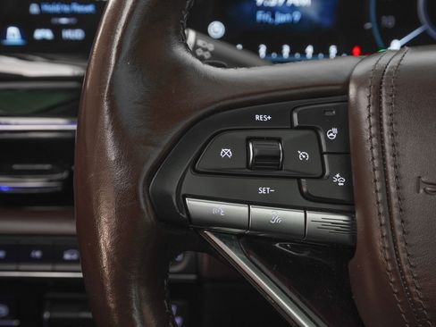 Used 2021 Cadillac Escalade Sport Platinum w/ LPO, ONYX Package image 23