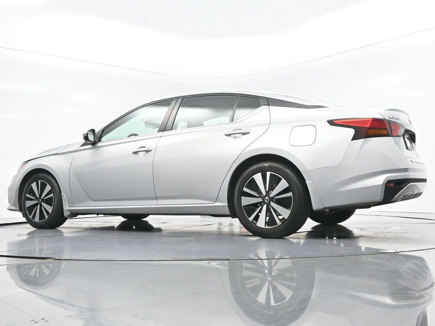 Used 2022 Nissan Altima 2.5 SV FWD image 42