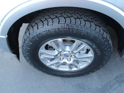 Used 2020 Ford F150 Lariat RWD image 11