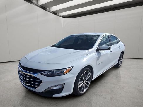 Used 2024 Chevrolet Malibu LT image 1