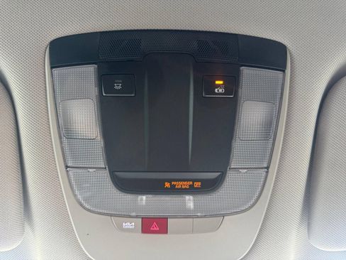 Used 2025 Kia Sorento S AWD/4WD image 26