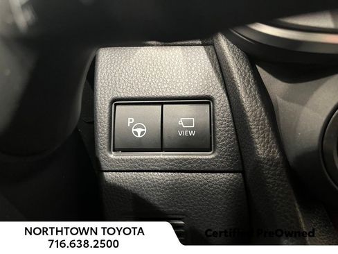 Used 2024 Toyota Prius Prime Premium image 18