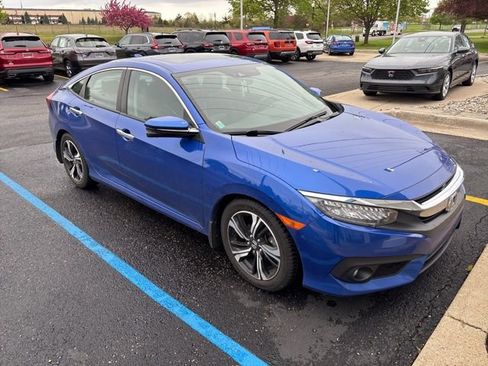 Used 2016 Honda Civic Touring image 1
