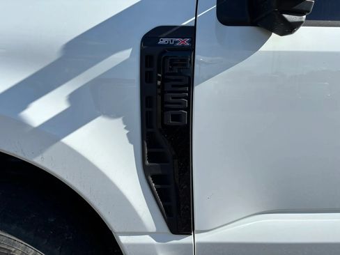 Used 2023 Ford F250 XL w/ STX Appearance Package AWD/4WD image 2