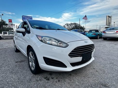 Used 2014 Ford Fiesta SE w/ Comfort Package image 5