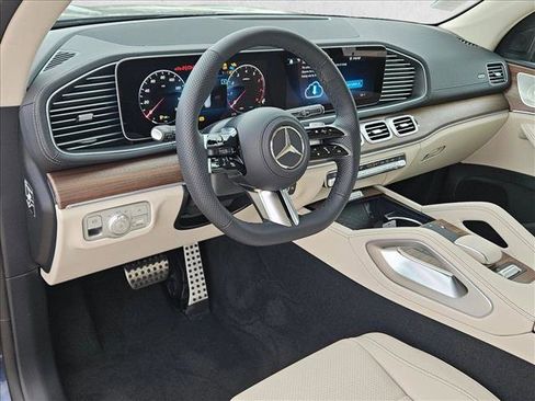 New 2026 Mercedes-Benz GLS 450 4MATIC image 9