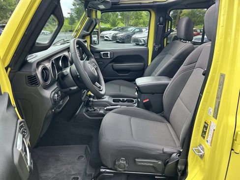 Used 2023 Jeep Wrangler Unlimited w/ Sun & Screen Package AWD/4WD image 20