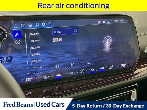 Used 2025 Chevrolet Traverse Z71 w/ Enhanced Driving Package AWD/4WD image 19