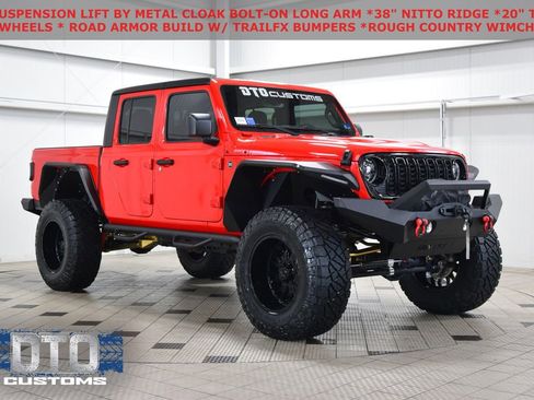 Used 2025 Jeep Gladiator Sport AWD/4WD image 1