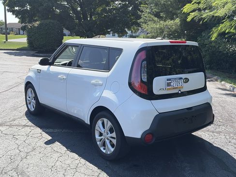 Used 2015 Kia Soul + FWD image 7